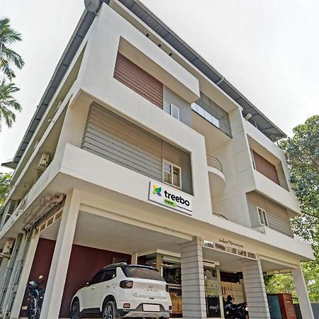 Hotel Treebo Sreepathi Nirmalyam 400 Mts From Guruvayoor Temple Guruvāyūr Exterior foto