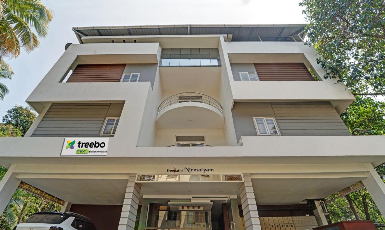 Hotel Treebo Sreepathi Nirmalyam 400 Mts From Guruvayoor Temple Guruvāyūr Exterior foto